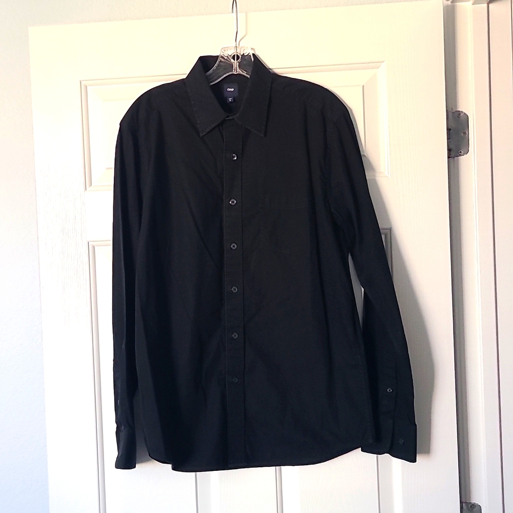 Gap black button-down